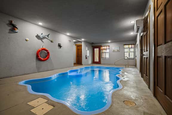 Blue Lagoon Cinema - Image 1